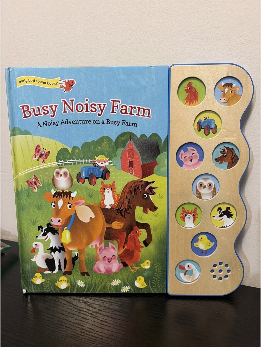 Busy Noisy Farm: Interactive Children's Sound Book (10 Buttons) by Julia Lobo